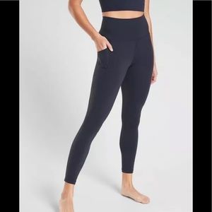 Athleta ST Salutation Stash Pocket 7/8 Tight Leggings Navy